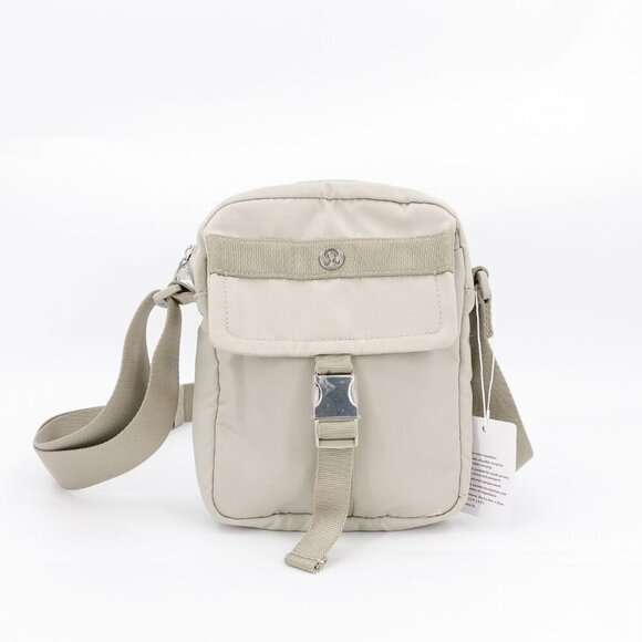 Lululemon Women's Wunderlust Crossbody Bag 2L Raw Linen Beige OS - Picture 3 of 12